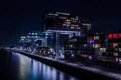 Köln - Kranhäuser am Kölner Hafen farbig