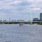 Köln - Kranhäuser - Blick auf die Brücken und Deutz