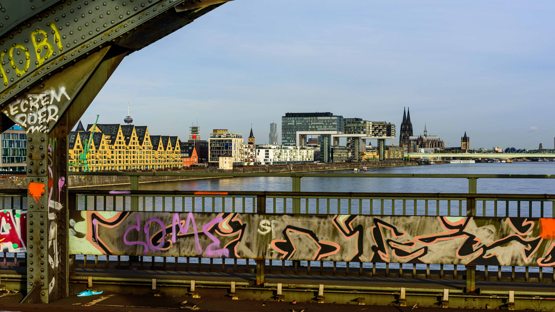 Köln - Kranhäuser - Dom