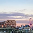 Köln - Kranhäuser und Riesenrad am Schokoladenmuseum