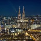 Köln mit dem Kometen Tsuchinshan Atlas