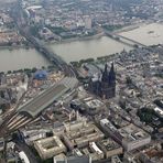 Köln mit Dom aus 2000 ft