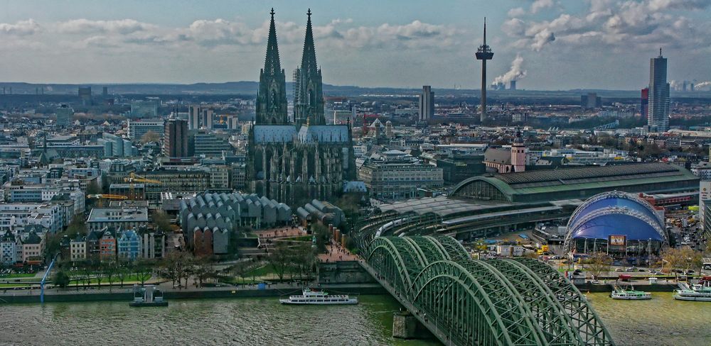 Köln -  mit seinem Dom   ©