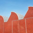 Köln, Museum Ludwig,  Außenfassade im Sonnenlicht