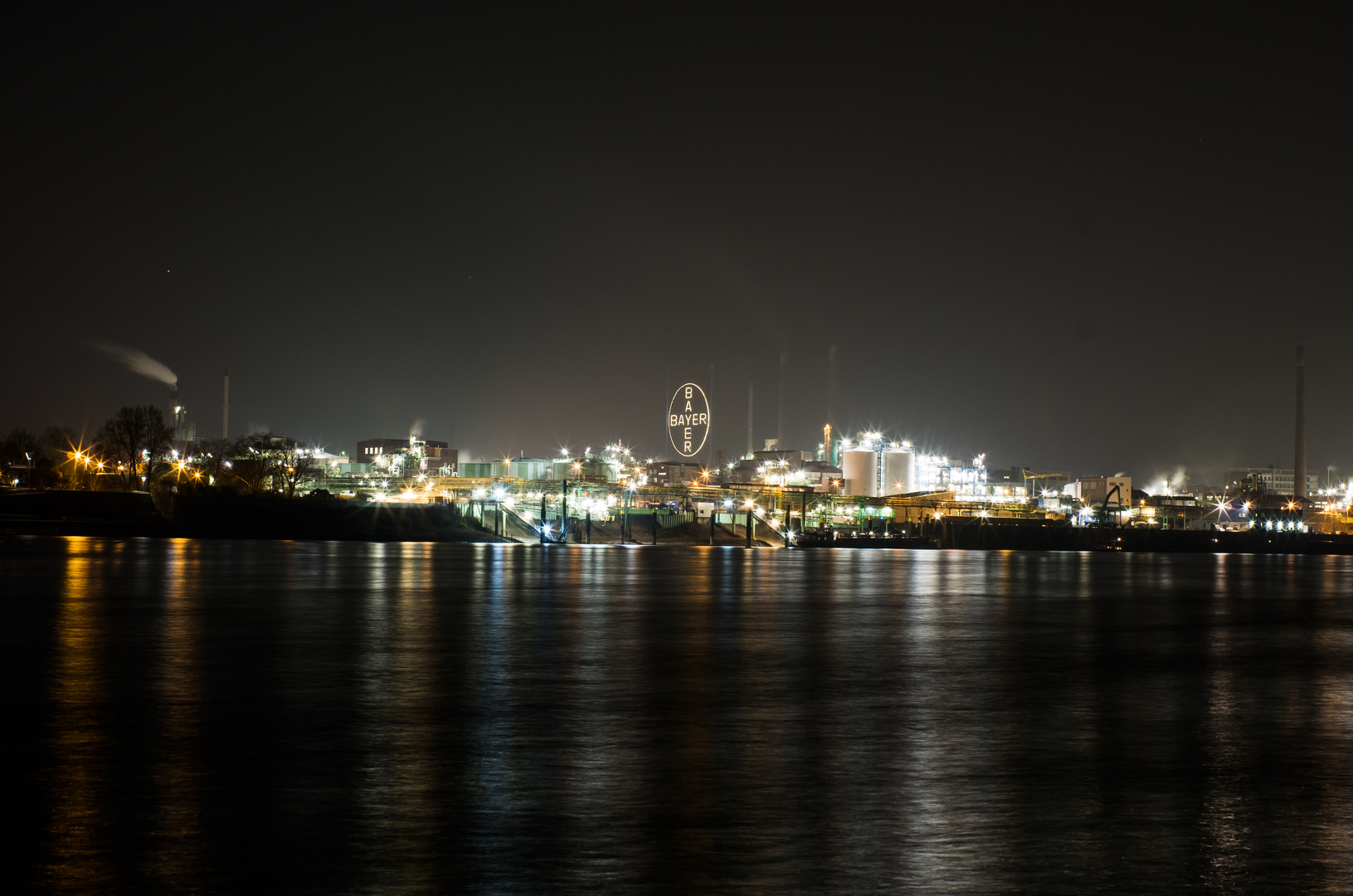 Köln Niehl, Blick auf Leverkusen