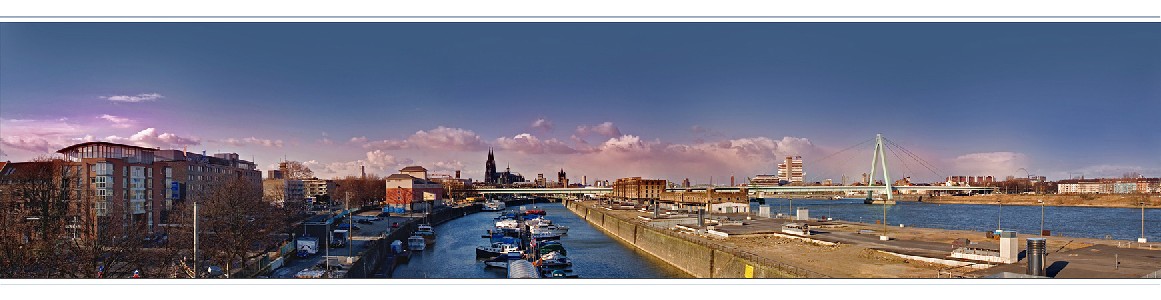 Köln Panorama - Aussichtsplattform am Rheinauhafen