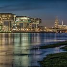 Köln Rheinauhafen, Kranhäuser und Dom