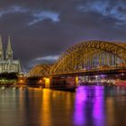 Köln, Rheinufer vor dem Hyatt-Hotel