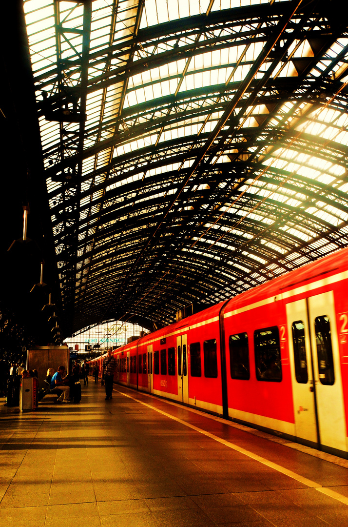 Köln s HBF am Morgen