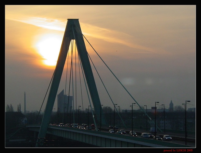 Köln Severinbrücke im Morgengrauen