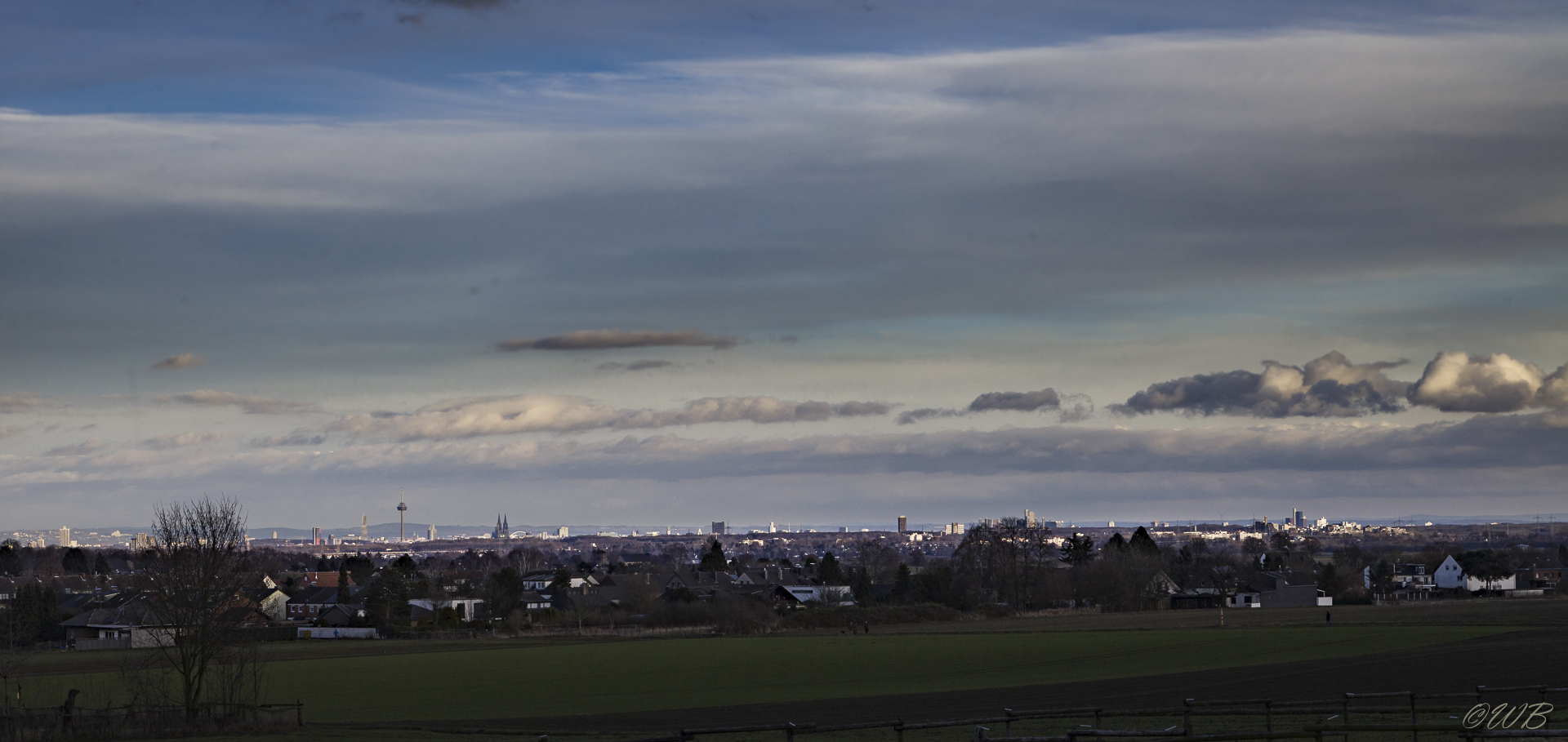 - Köln-Skyline 01-