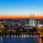 Köln Skyline Panorama zum Sonnenuntergang