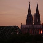 Köln - Sonnenaufgang im Domfenster