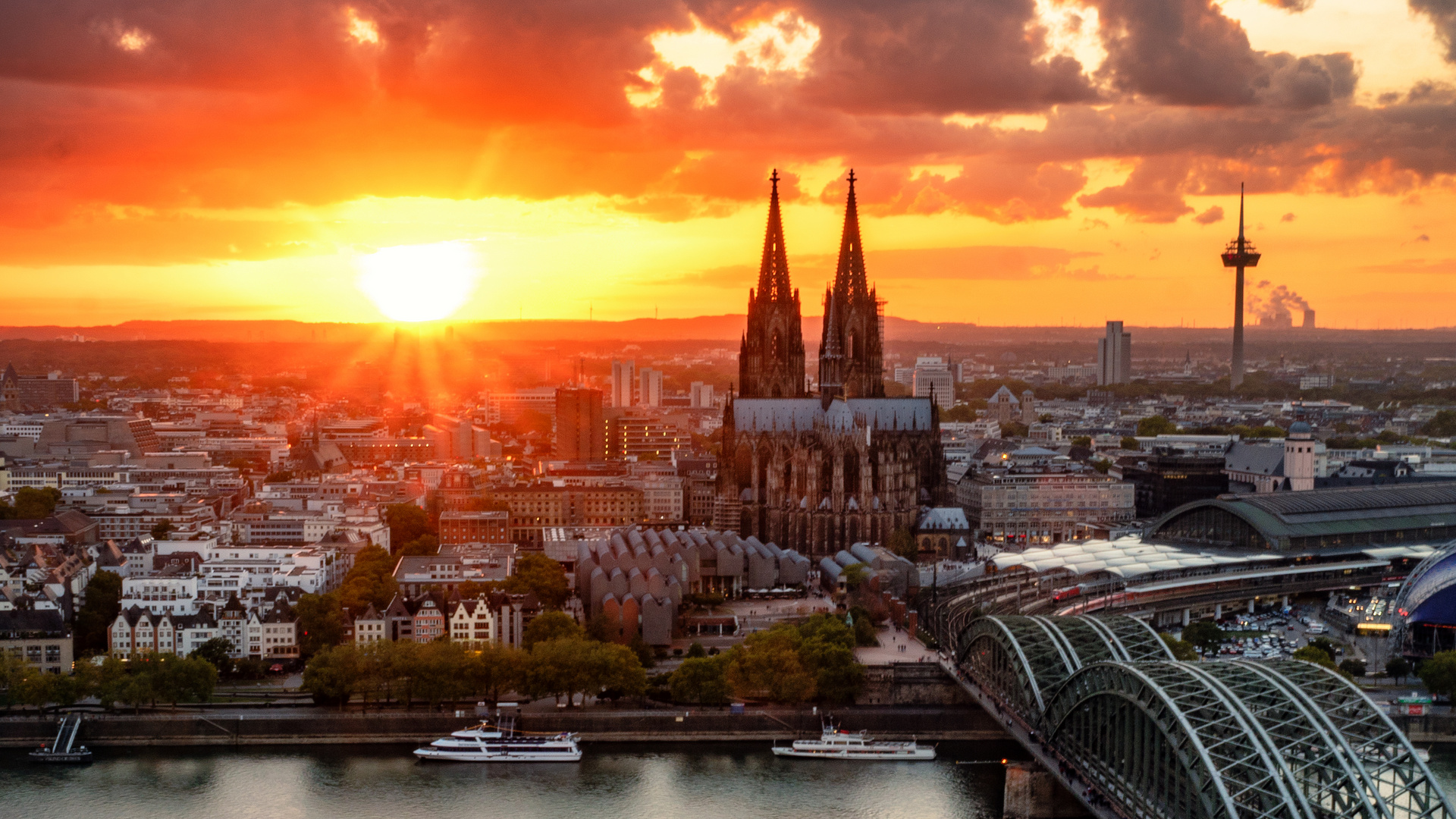 Köln. Sunset over Cologne.