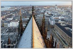 Köln - über den Dächern - Blick auf das Rathaus