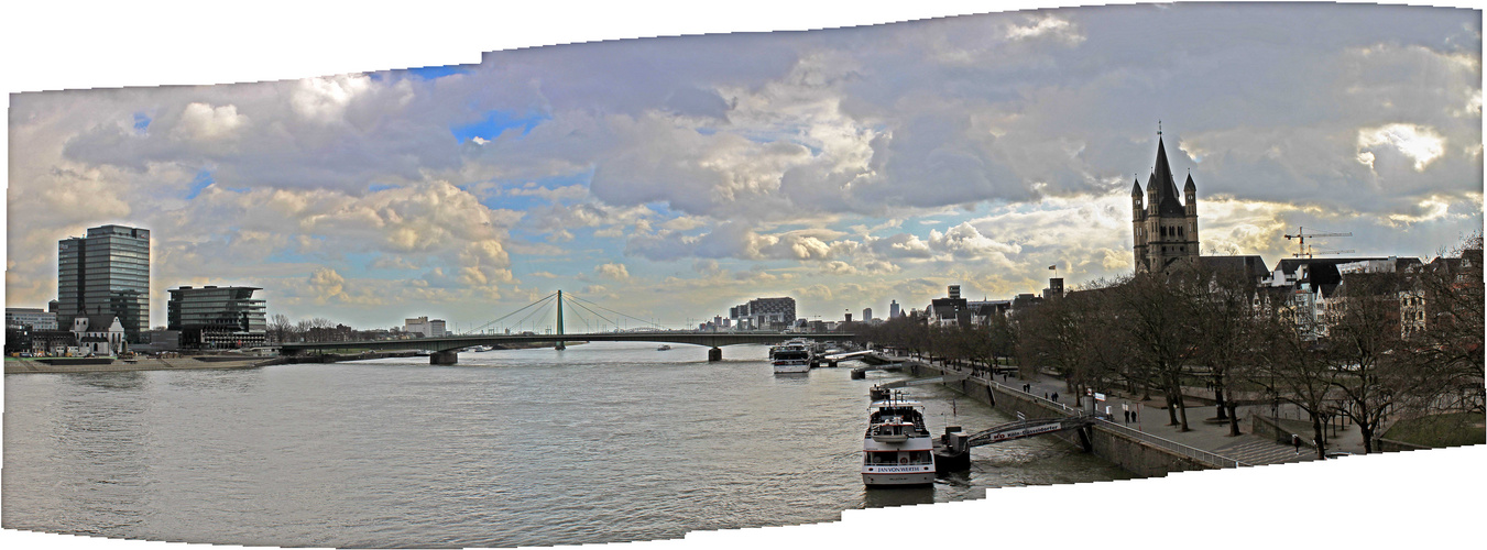 Köln und der Rhein bei Sturm