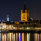 Koeln von der anderen Seite vom Rhein