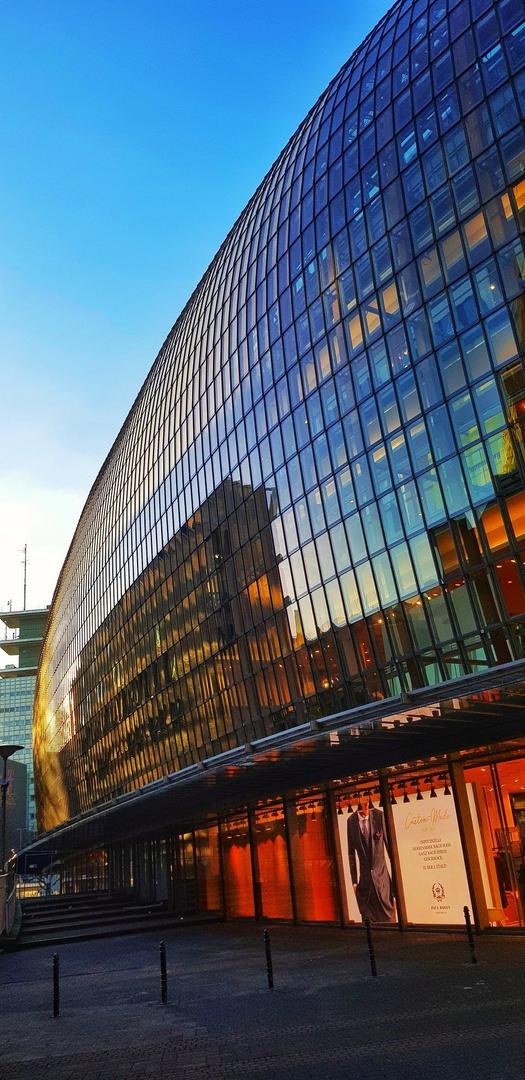 Köln, Weltstadthaus, Architekt Renzo Piano