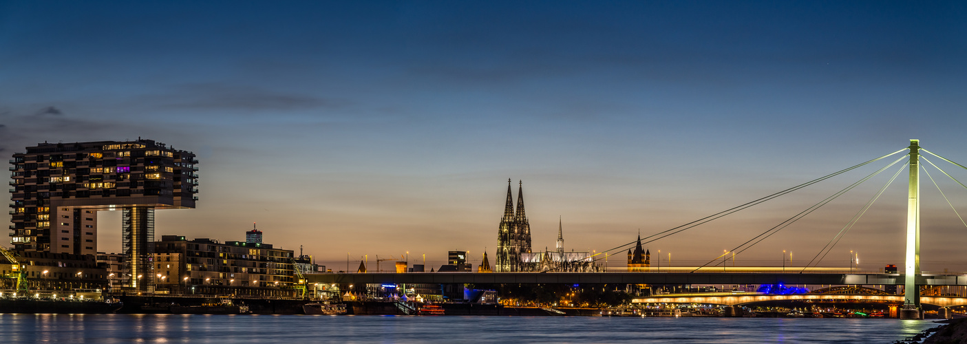 Köln zur blauen Stunde