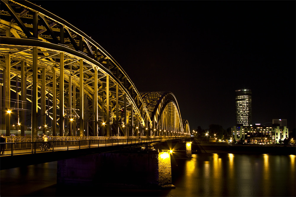 Köln zur Nachtzeit