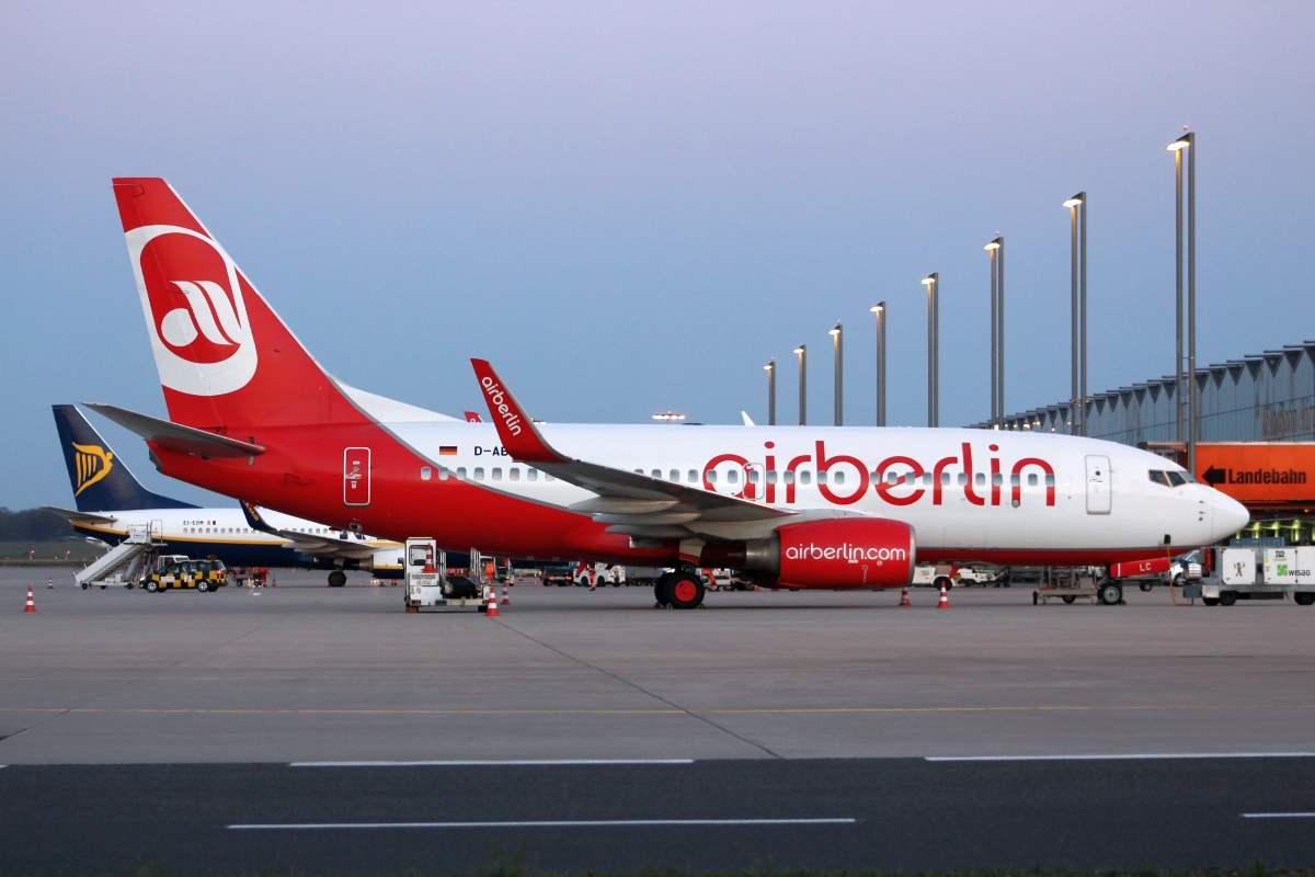 Köln/Bonn Airport (CGN) Air Berlin Boeing 737-700(WL) D-ABLC