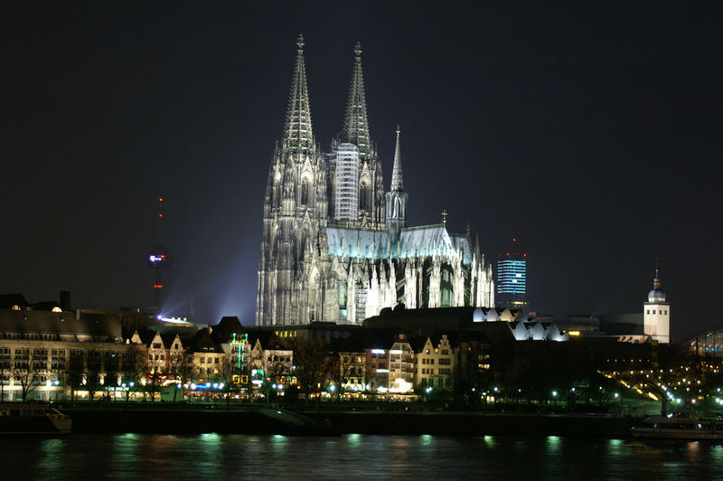 Kölner Altstadt bei Nacht