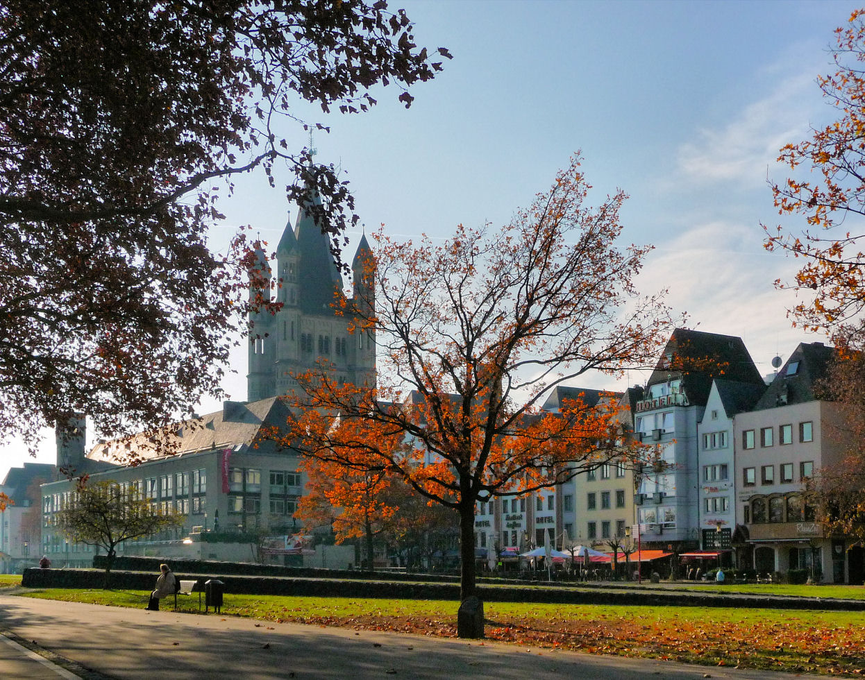 Kölner Altstadt im Herbst