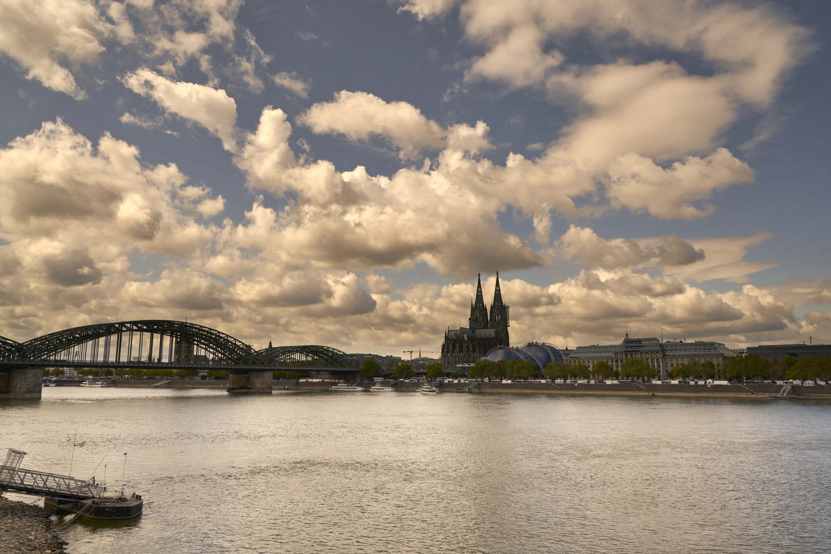 Kölner Atmosphäre