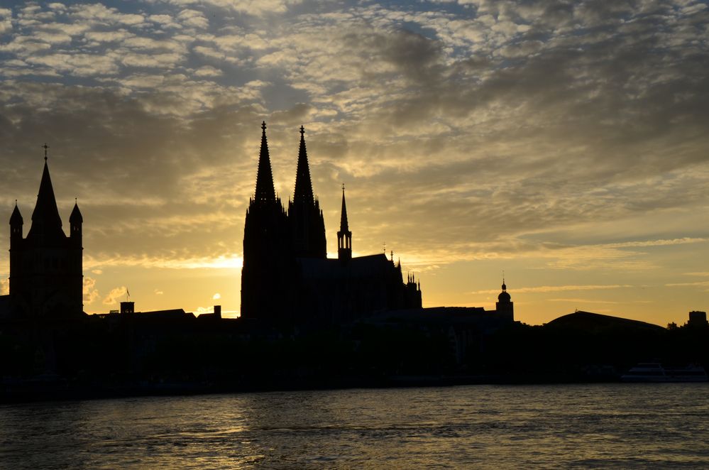 Kölner Dom am Abend