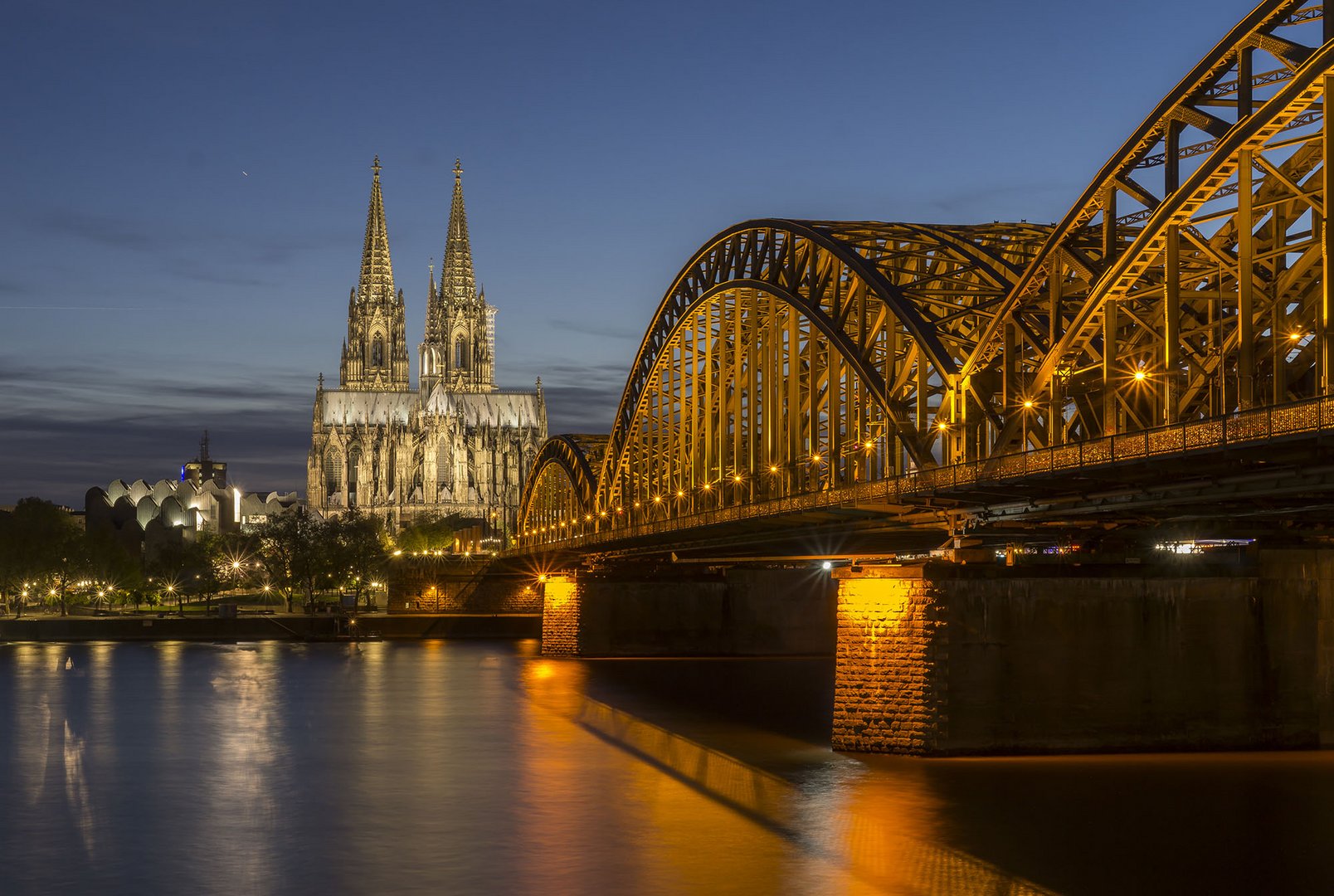 Kölner Dom am Abend