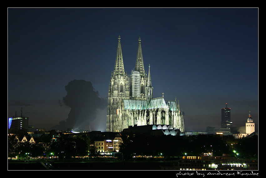 Kölner Dom am Abend