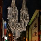 Kölner Dom an einem schönen Sommerabend