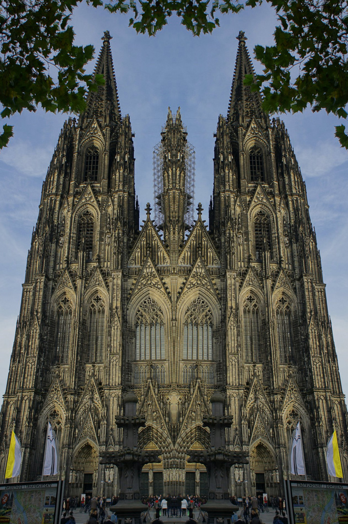 Kölner Dom Anbau oder was ....?