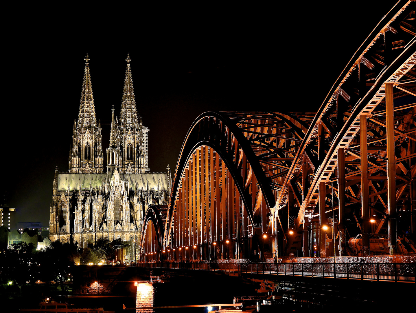 Kölner Dom bei Nacht 1