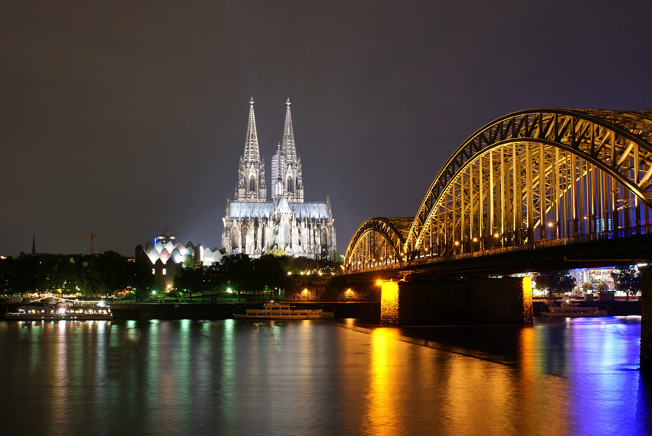 Kölner Dom bei Nacht [24.09.10, Photokina]