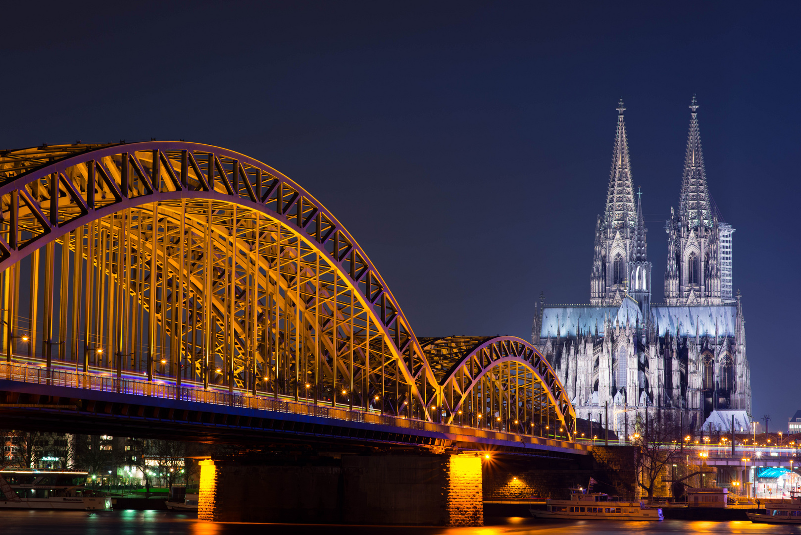 Kölner Dom bei Nacht