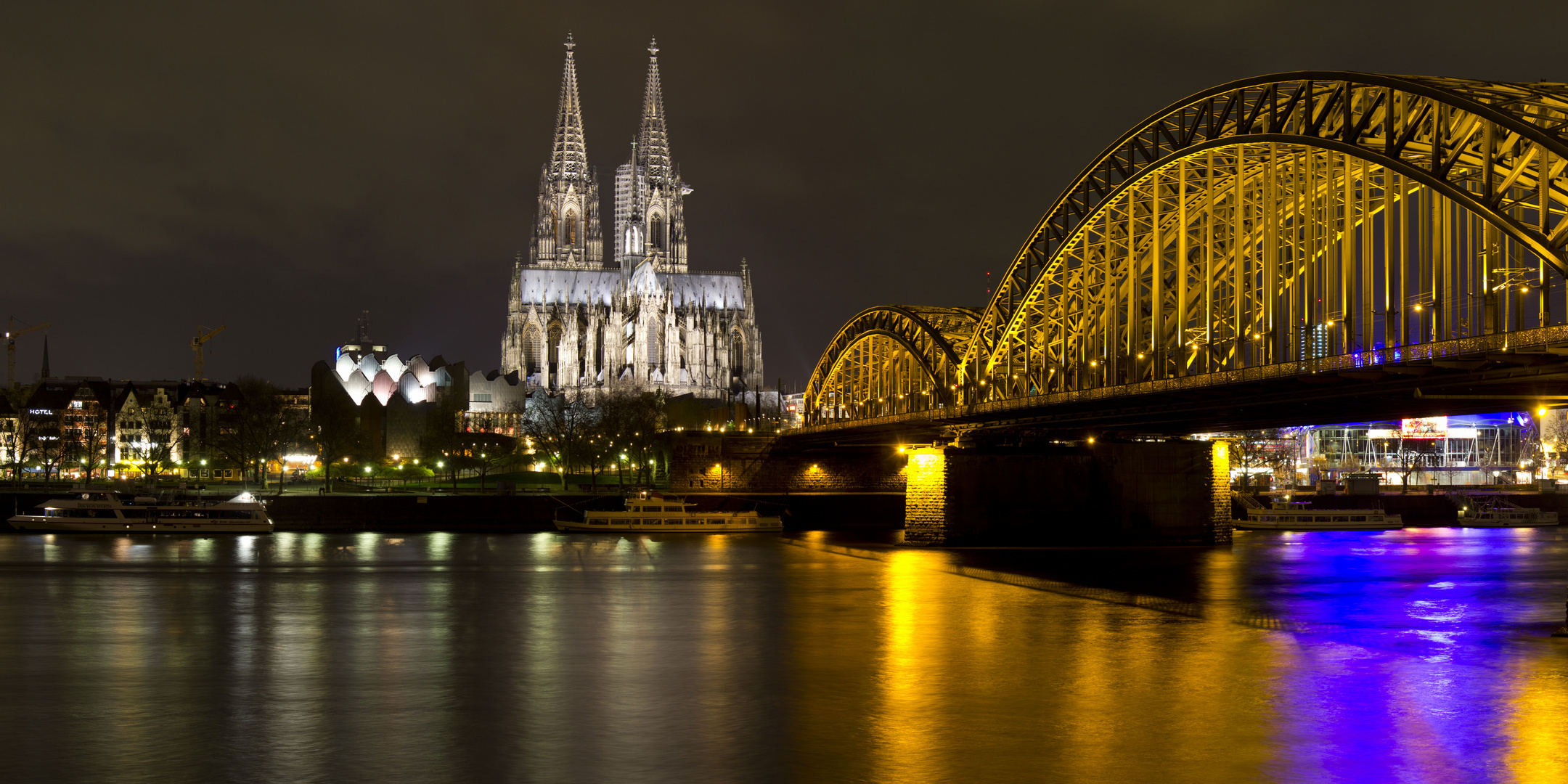 Kölner Dom bei Nacht