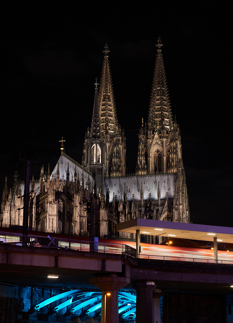 Kölner Dom bei Nacht