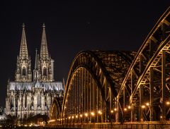 Koelner Dom bei Nacht