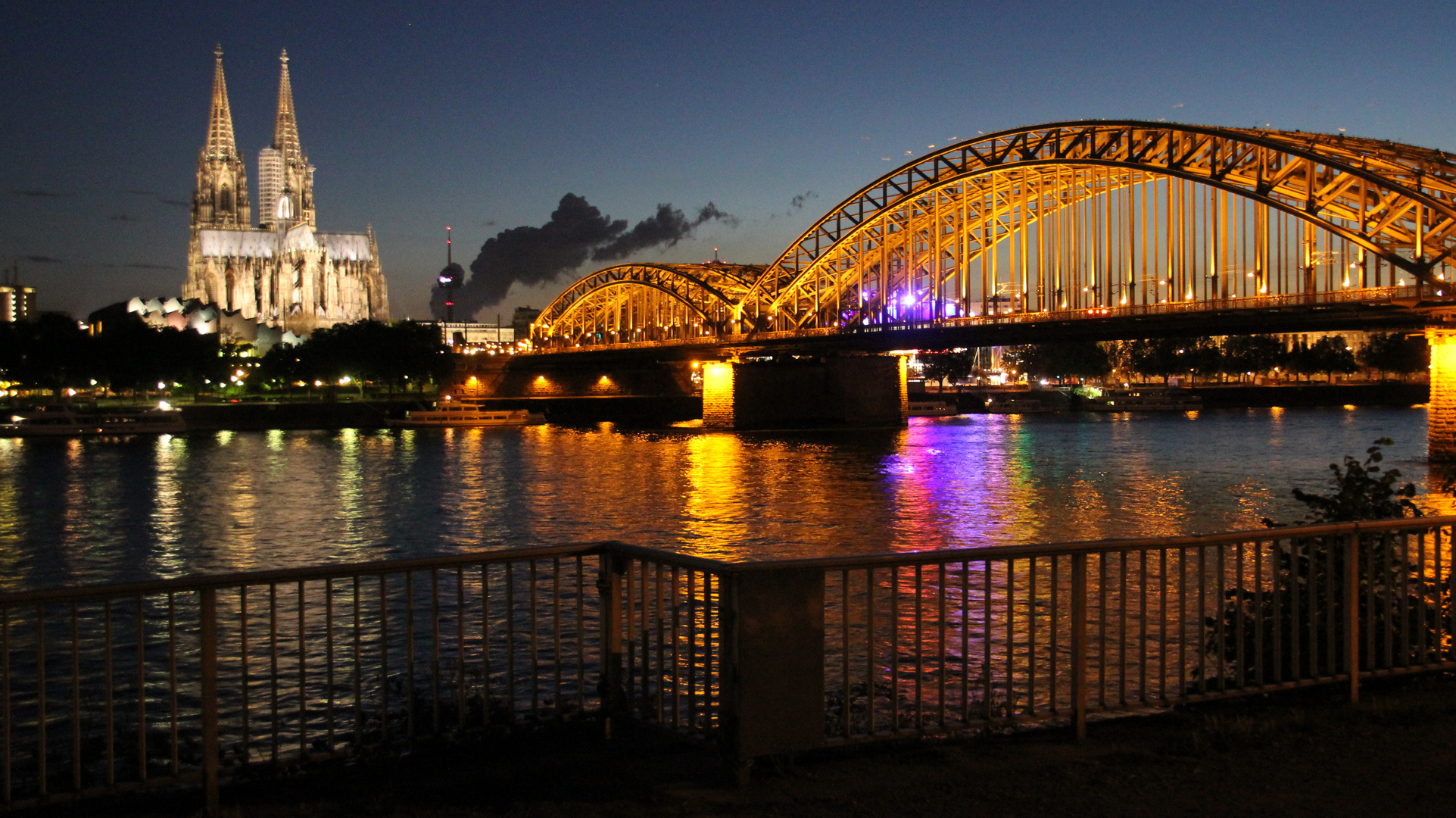 Kölner Dom bei Nacht