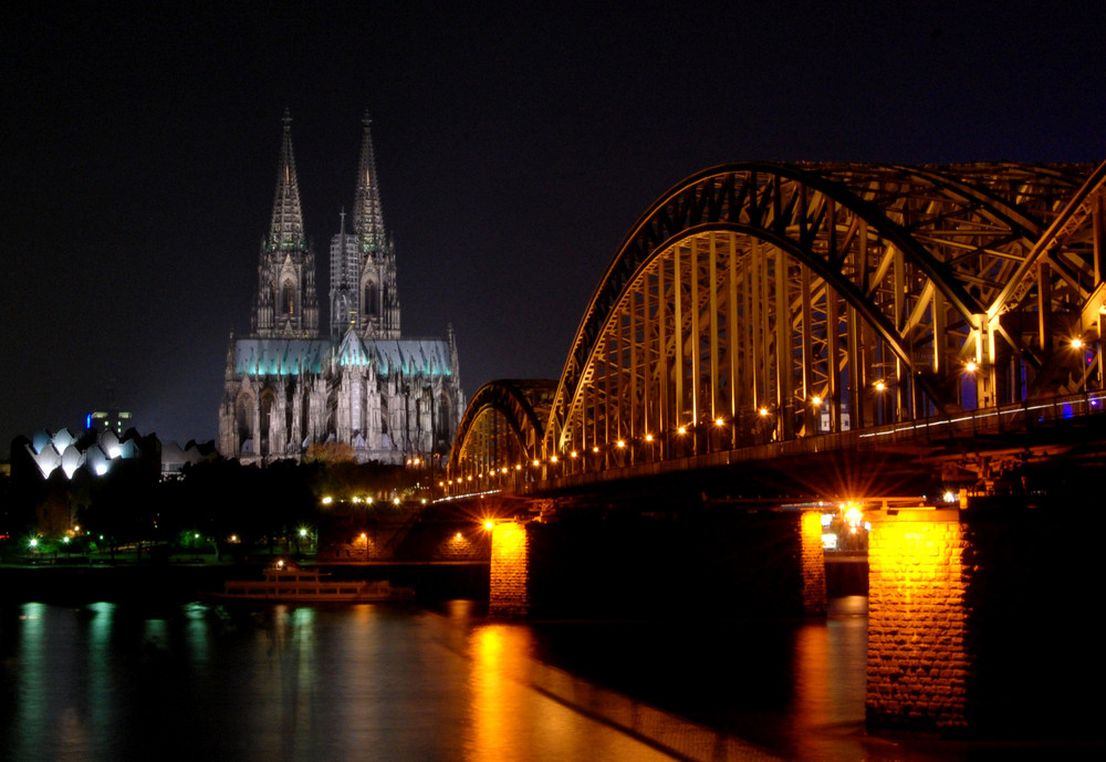 Kölner Dom bei Nacht