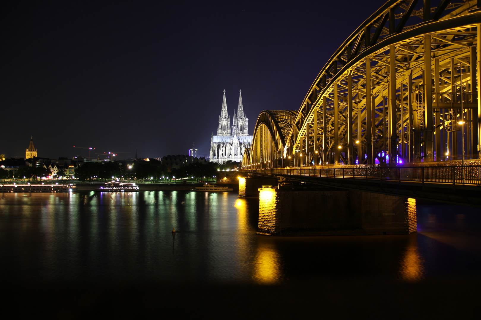 Kölner Dom bei Nacht