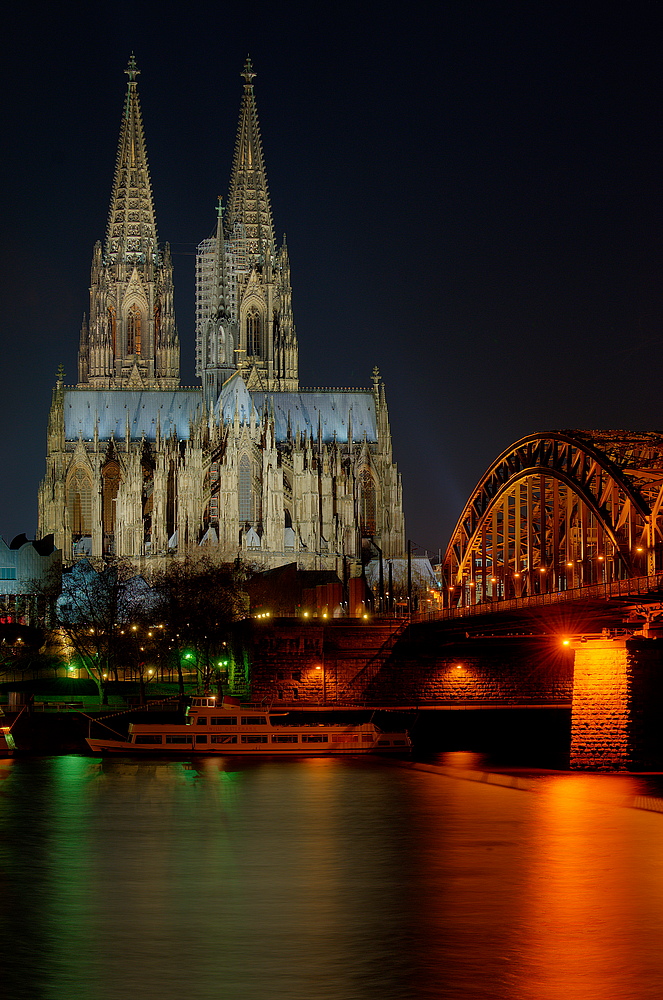 Kölner Dom bei Nacht