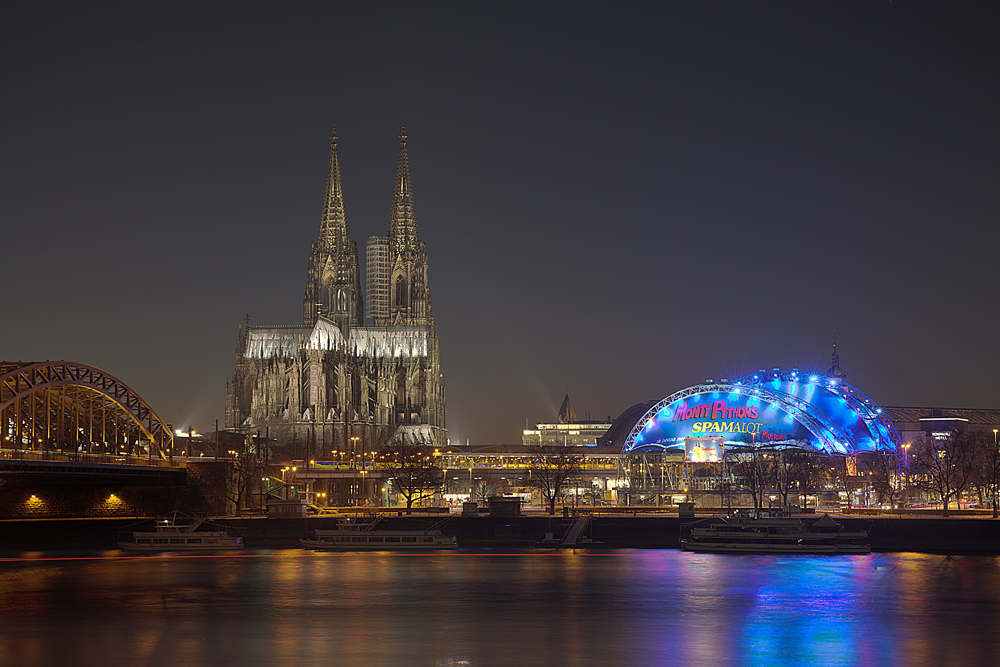 Kölner Dom bei Nacht