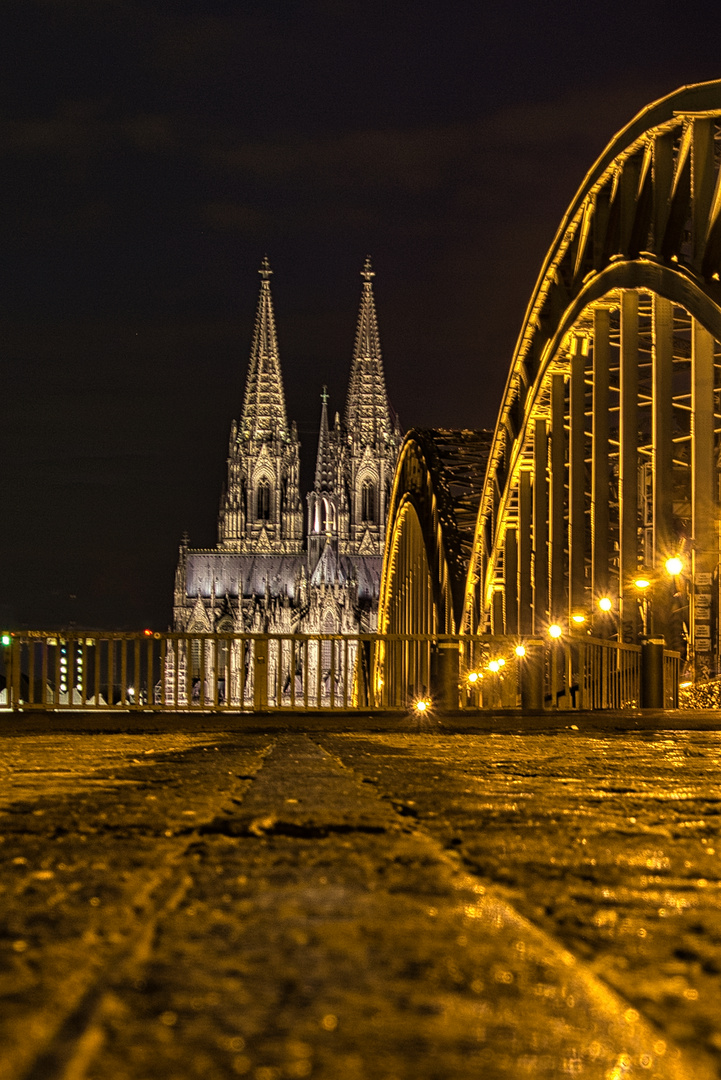 Kölner Dom bei Nacht