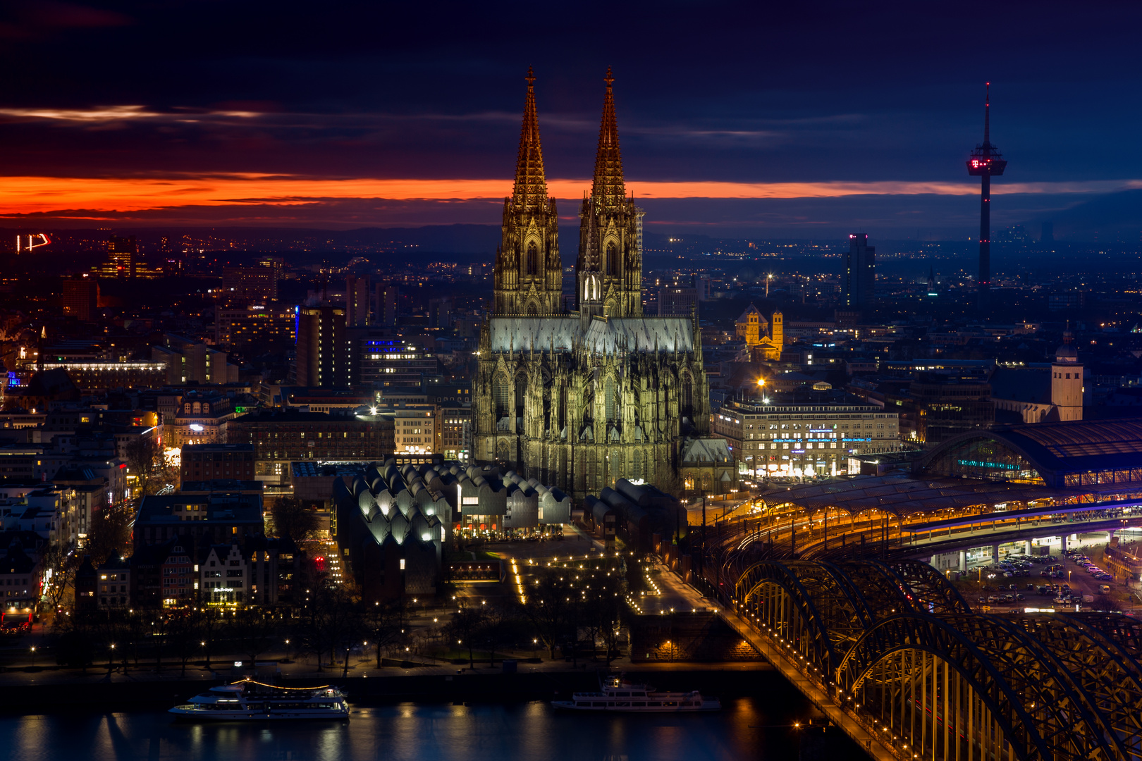 Kölner Dom bei Nacht