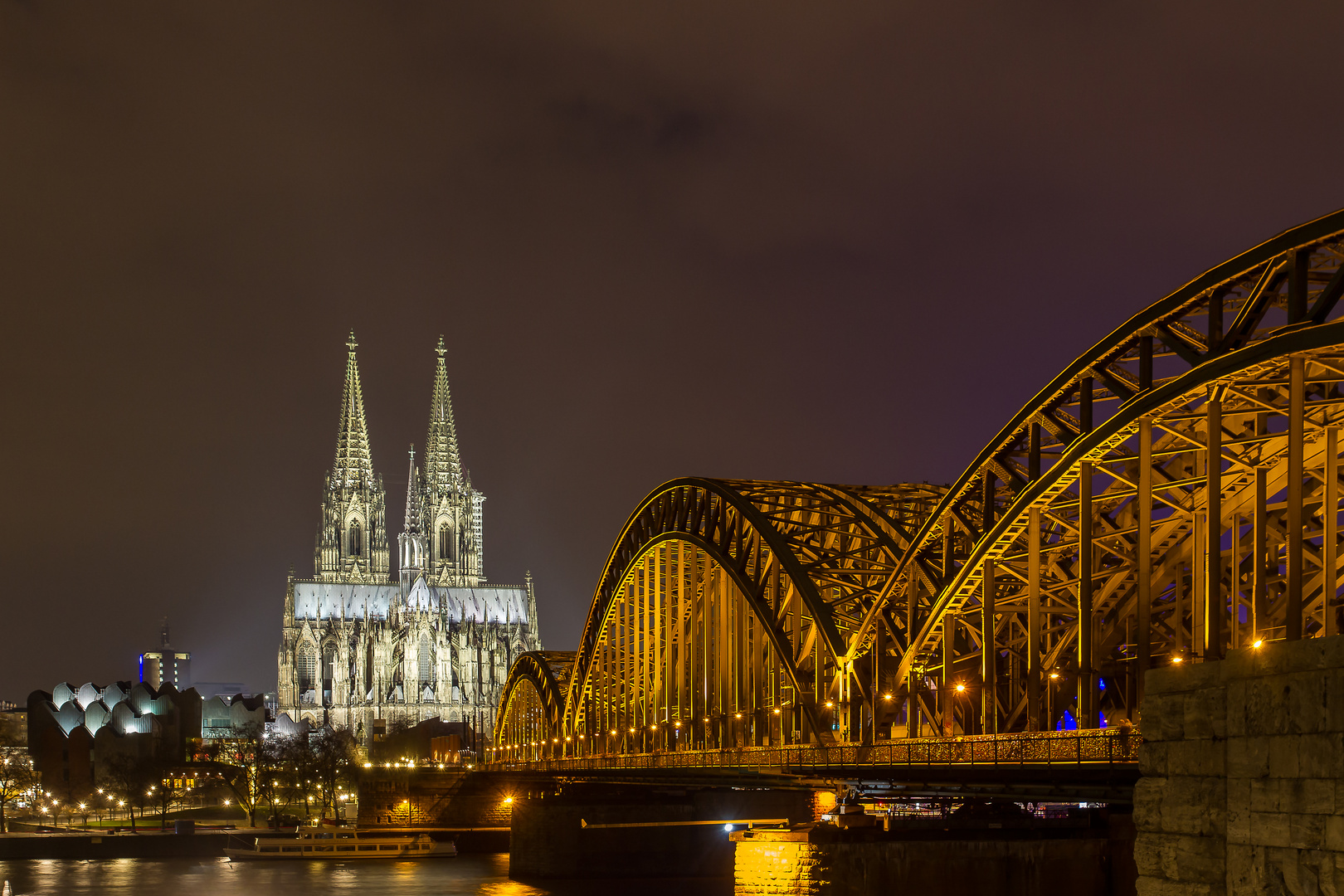 Kölner Dom bei Nacht