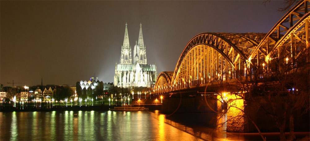 Kölner Dom bei Nacht