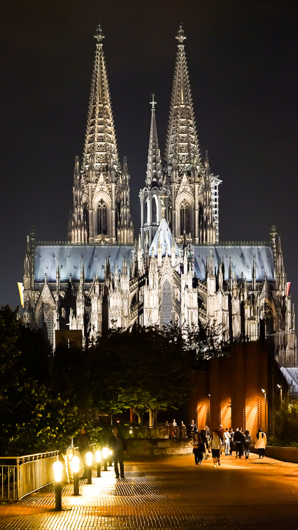 Kölner Dom bei Nacht