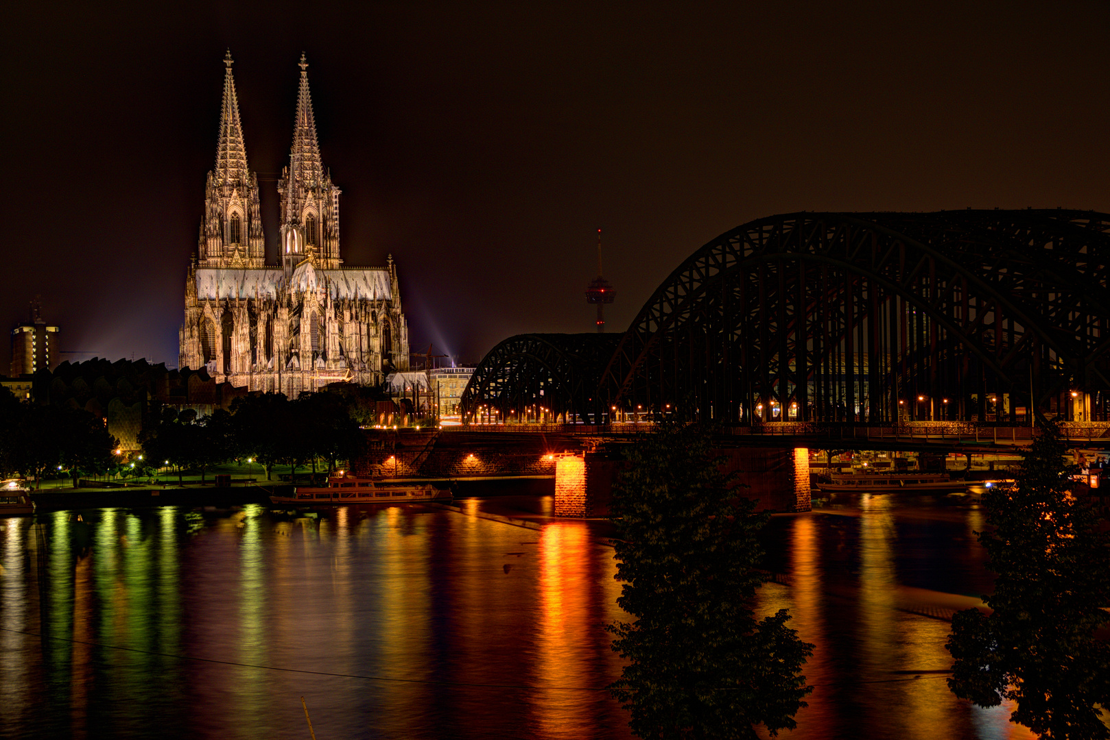 Kölner Dom bei Nacht